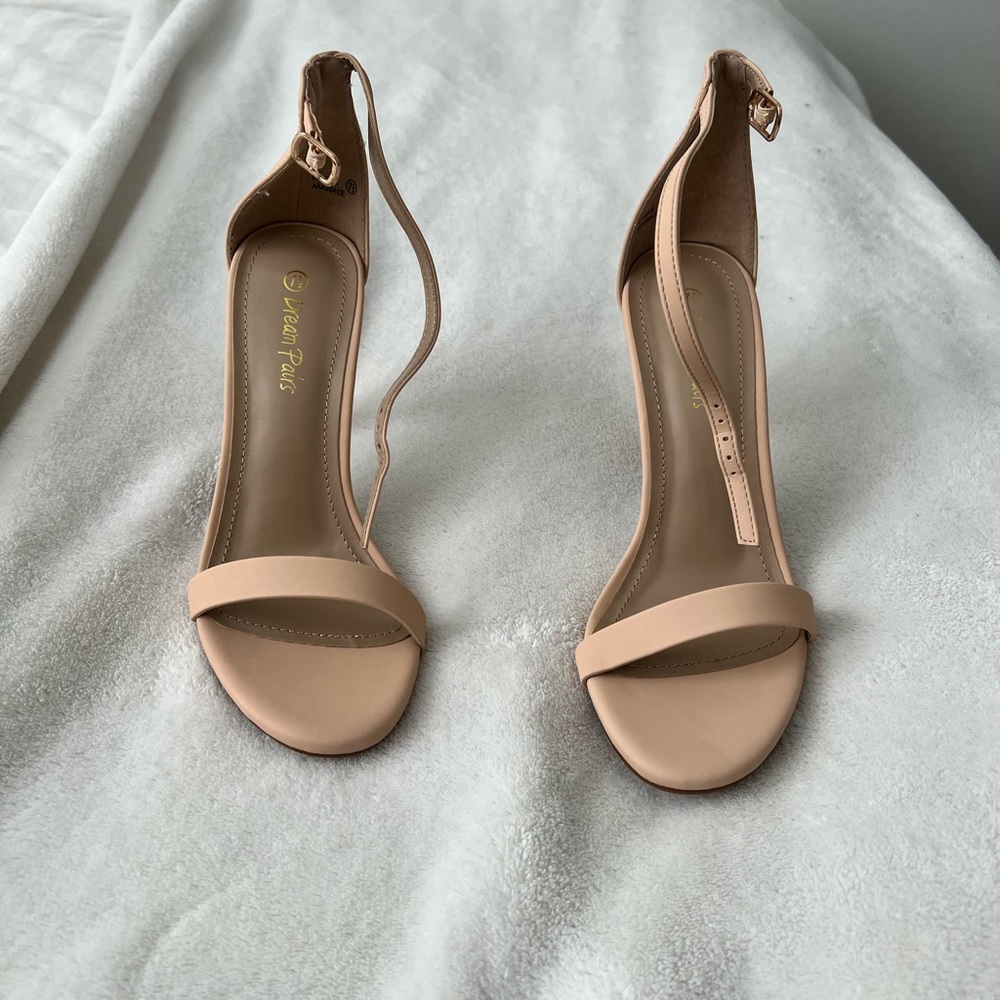Nude heels, size 7.5, never worn